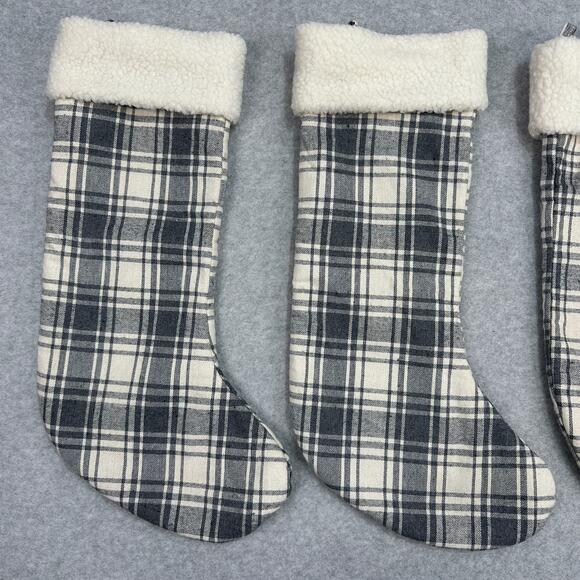 Holiday Home Christmas Farmhouse Stocking Set of 4 Gray Plaid White Sherpa Cuff - Picture 3 of 6